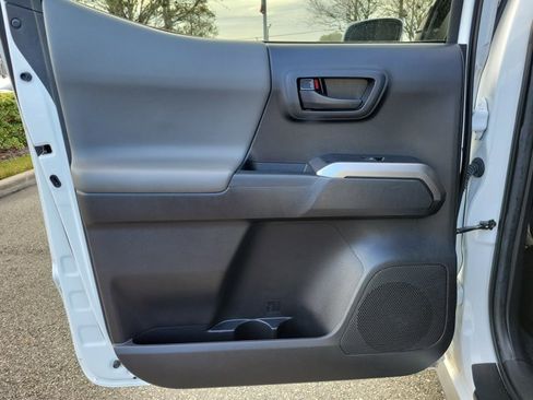 Used 2022 Toyota Tacoma SR5 image 11