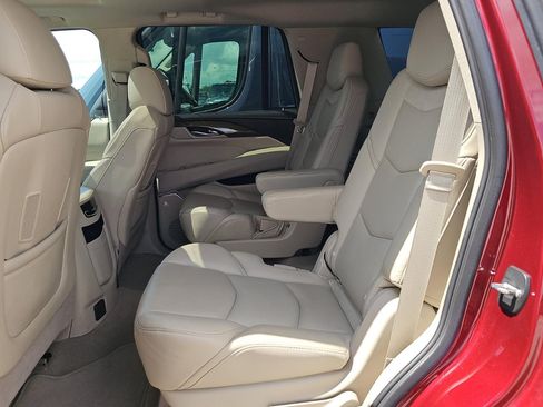 Used 2018 Cadillac Escalade Luxury RWD image 5