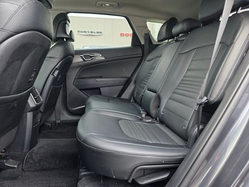 Used 2024 Kia Sportage SX image 17