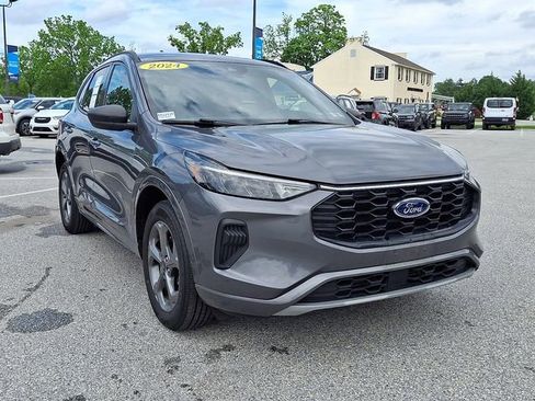 Certified 2024 Ford Escape ST-Line AWD/4WD image 2