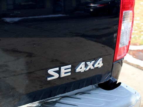 Used 2009 Nissan Frontier SE w/ SE Value Truck Pkg image 35