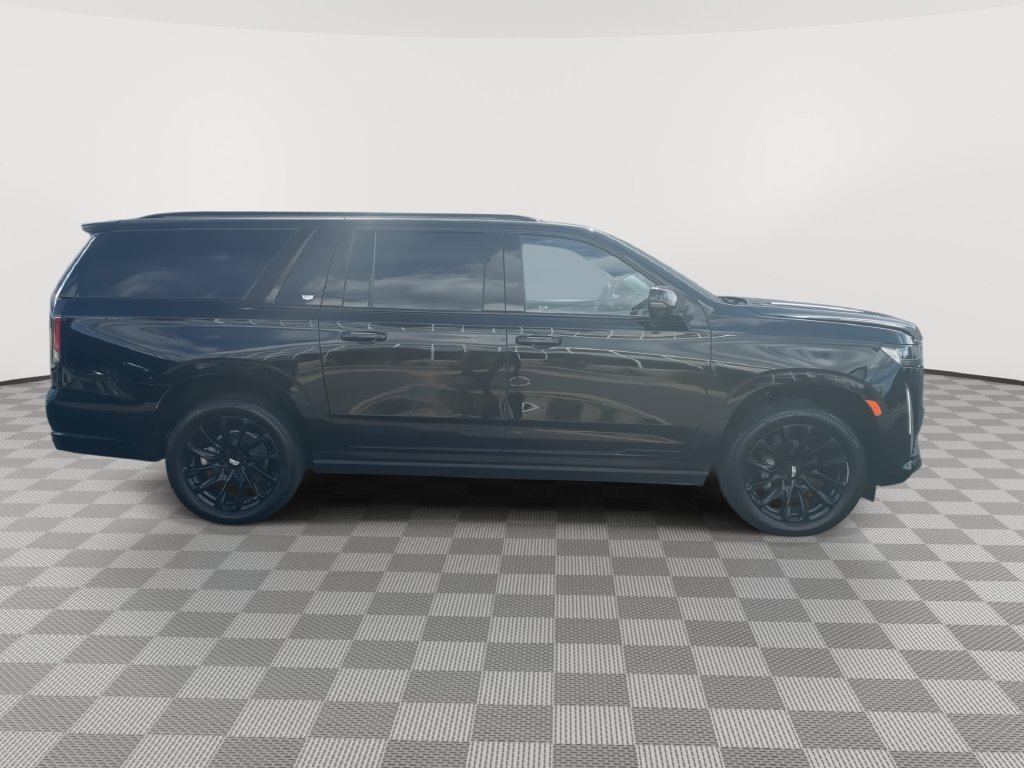 Used 2024 Cadillac Escalade ESV Sport Platinum w/ LPO, ONYX Package AWD/4WD image 5