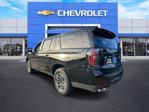 Certified 2025 Chevrolet Suburban Z71 image 10