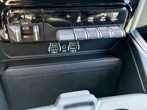 New 2026 RAM 2500 Big Horn AWD/4WD image 21
