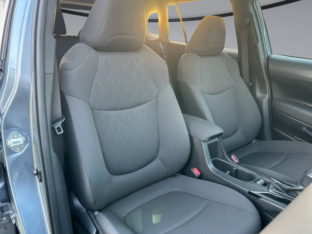 Used 2024 Toyota Corolla Cross LE w/ Moonroof Package AWD/4WD image 30