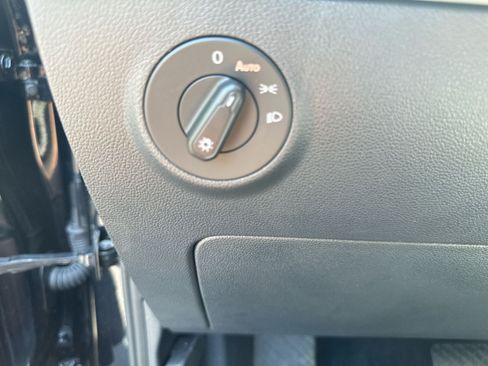 Used 2024 Volkswagen Taos SE AWD/4WD image 27