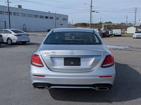 Used 2018 Mercedes-Benz E 300 image 4