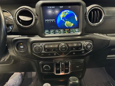 Used 2022 Jeep Wrangler Unlimited Sahara w/ Cold Weather Group image 22