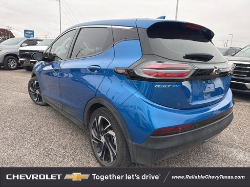 Used 2023 Chevrolet Bolt LT w/ Infotainment Package image 5