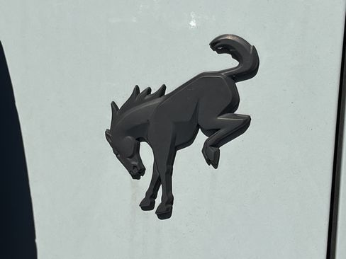 Used 2023 Ford Bronco Badlands w/ Sasquatch Package image 26