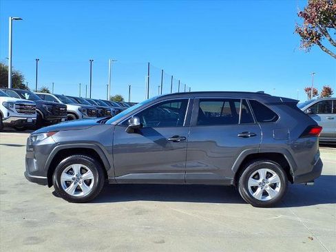 Used 2020 Toyota RAV4 XLE image 27