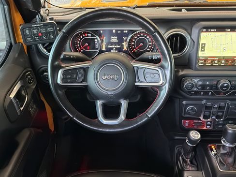Used 2021 Jeep Gladiator Rubicon AWD/4WD image 13