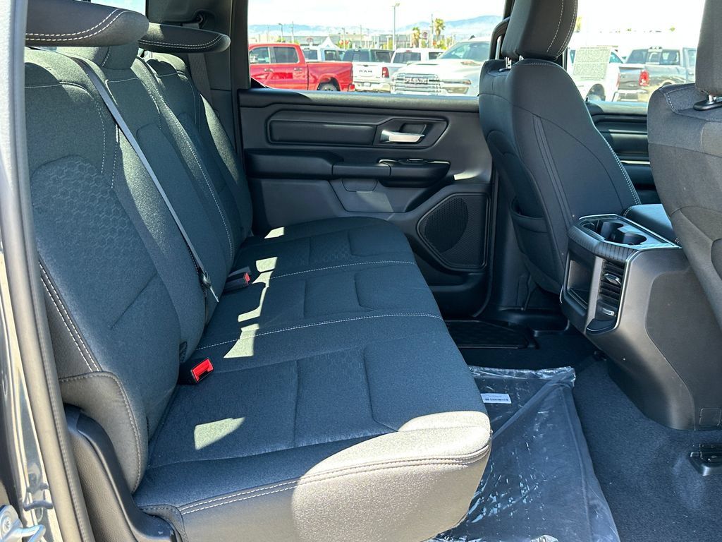 New 2026 RAM 1500 Express AWD/4WD image 17