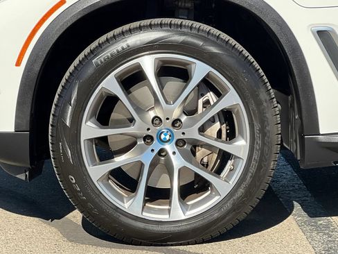 Used 2023 BMW X5 xDrive45e AWD/4WD image 28