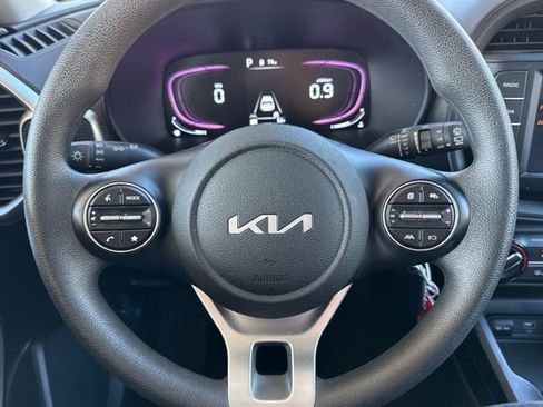Certified 2023 Kia Soul LX w/ LX Technology Package image 27