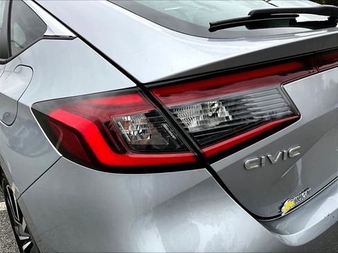Used 2023 Honda Civic EX-L image 32