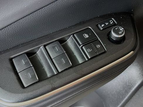 Used 2023 Toyota Crown AWD/4WD image 19