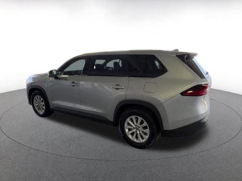 Used 2025 Toyota Grand Highlander FWD image 8