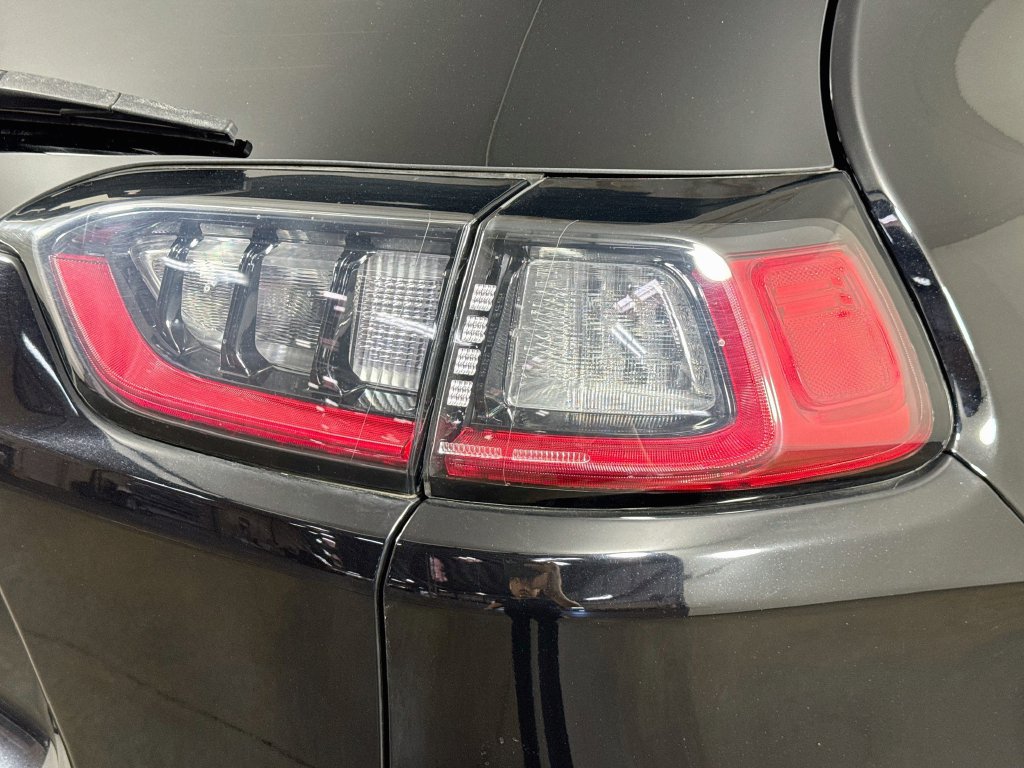 Used 2019 Jeep Cherokee Latitude Plus FWD image 33