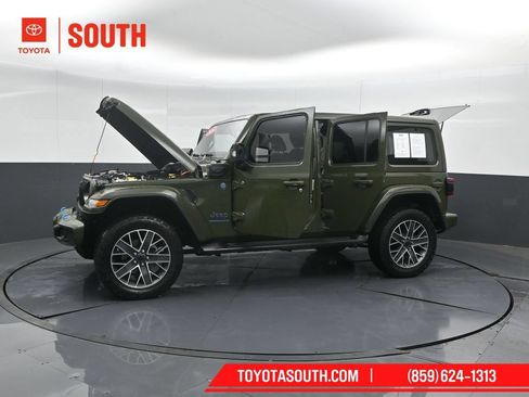 Used 2024 Jeep Wrangler High Altitude AWD/4WD image 53