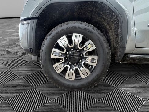 Used 2024 GMC Sierra 2500 Denali w/ Denali Reserve Package image 9