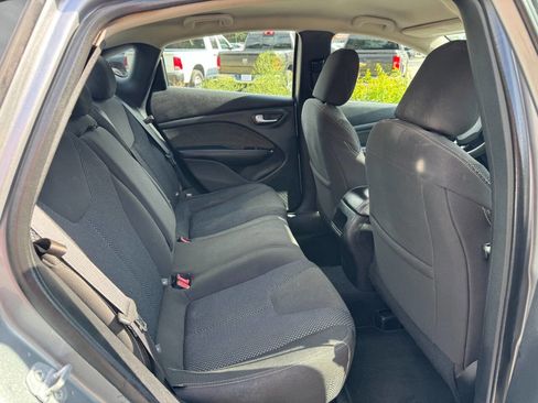 Used 2015 Dodge Dart SXT image 13