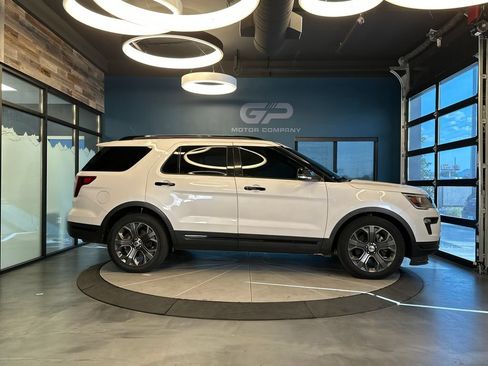 Used 2018 Ford Explorer Sport AWD/4WD image 2