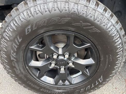 Used 2022 Jeep Wrangler Unlimited Sport image 12