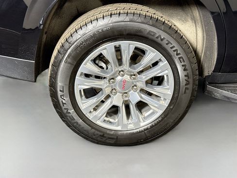 Used 2025 GMC Yukon Denali AWD/4WD image 32