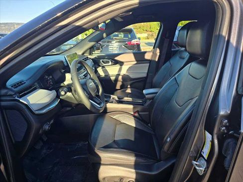 Used 2023 Jeep Compass Limited image 22