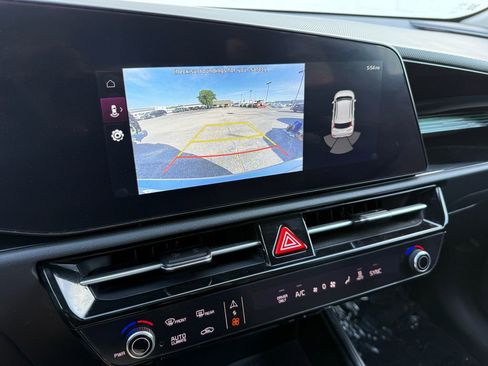 Used 2024 Kia Niro Wind FWD image 31