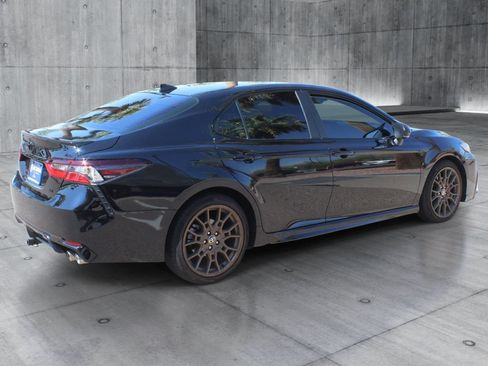 Used 2023 Toyota Camry SE FWD image 5
