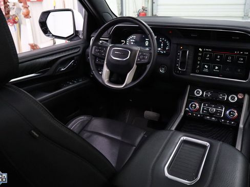 Used 2024 GMC Yukon XL Denali image 28
