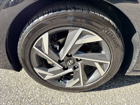 Used 2025 Hyundai Elantra Sport image 10