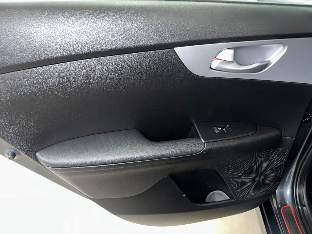 Used 2023 Kia Forte LXS w/ LXS Technology Package FWD image 15