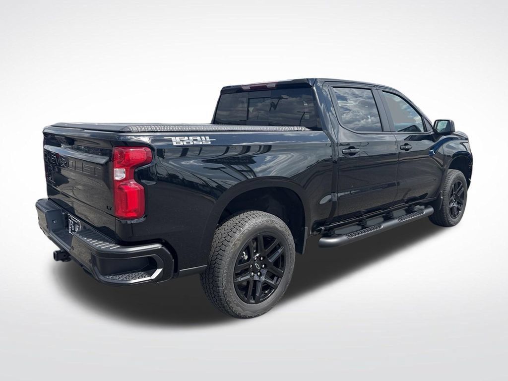 Used 2025 Chevrolet Silverado 1500 LT Trail Boss w/ LT Trail Boss Premium Package AWD/4WD image 5