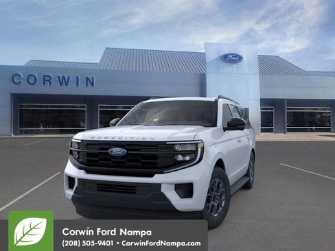 New 2026 Ford Expedition Active image 3