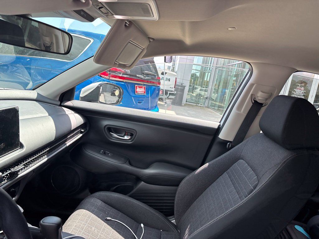Used 2026 Honda HR-V LX image 8