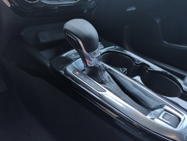 Used 2025 Chevrolet Trax LT FWD image 22