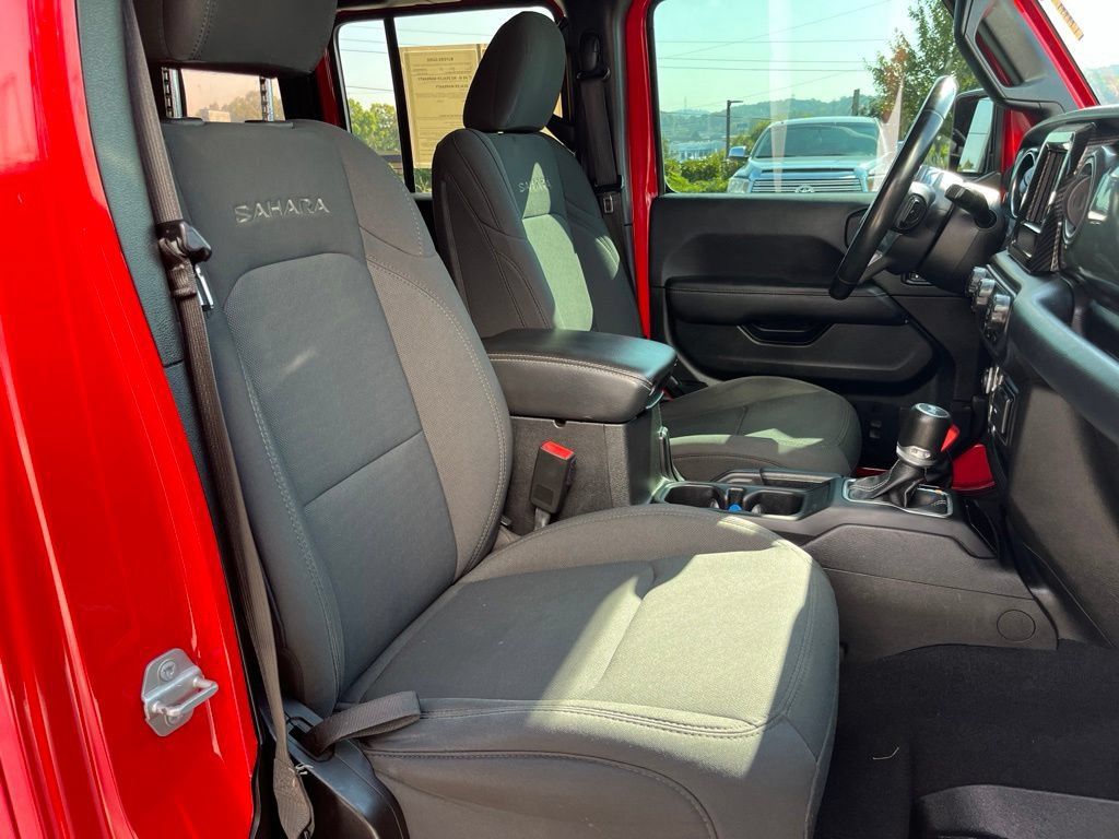 Used 2021 Jeep Wrangler Unlimited Sahara AWD/4WD image 28