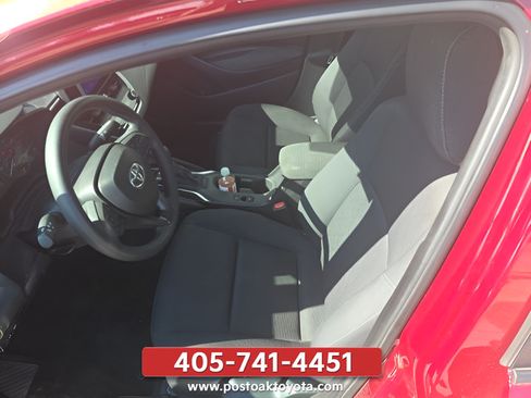 Used 2025 Toyota Corolla LE FWD image 15