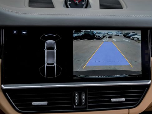 Used 2020 Porsche Cayenne image 23