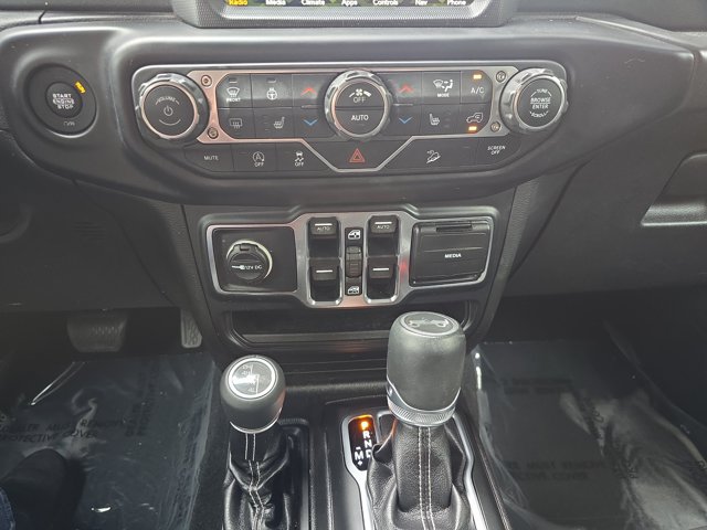 Used 2019 Jeep Wrangler Unlimited Sahara AWD/4WD image 36