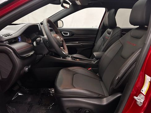 Certified 2025 Jeep Compass Trailhawk w/ Sun & Sound Group AWD/4WD image 12