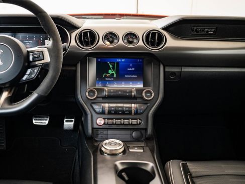 Used 2022 Ford Mustang Shelby GT500 w/ Technology Package image 28