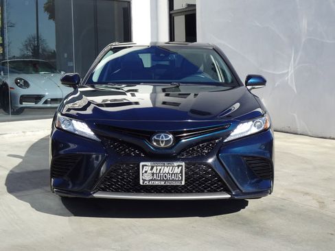 Used 2018 Toyota Camry XSE image 2