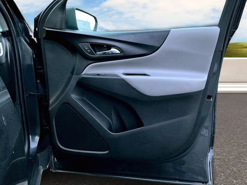 Used 2022 Chevrolet Equinox LS image 20