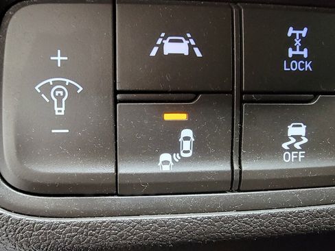 Used 2019 Hyundai Santa Fe SE image 24