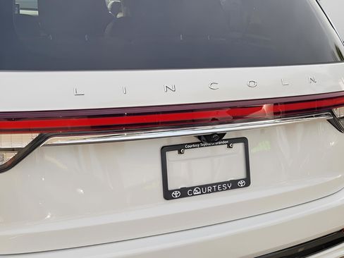 Used 2022 Lincoln Aviator Grand Touring w/ Equipment Group 301A image 11