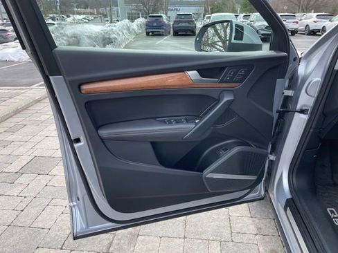 Used 2023 Audi Q5 2.0T Premium Plus w/ Premium Plus Package AWD/4WD image 13